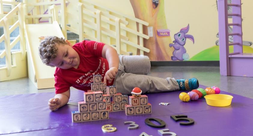 Boy playing with blocks 